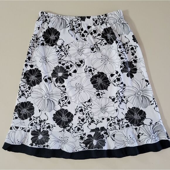 Sun Moda Two-Piece Women's Floral Outfit - Picture 4 of 15